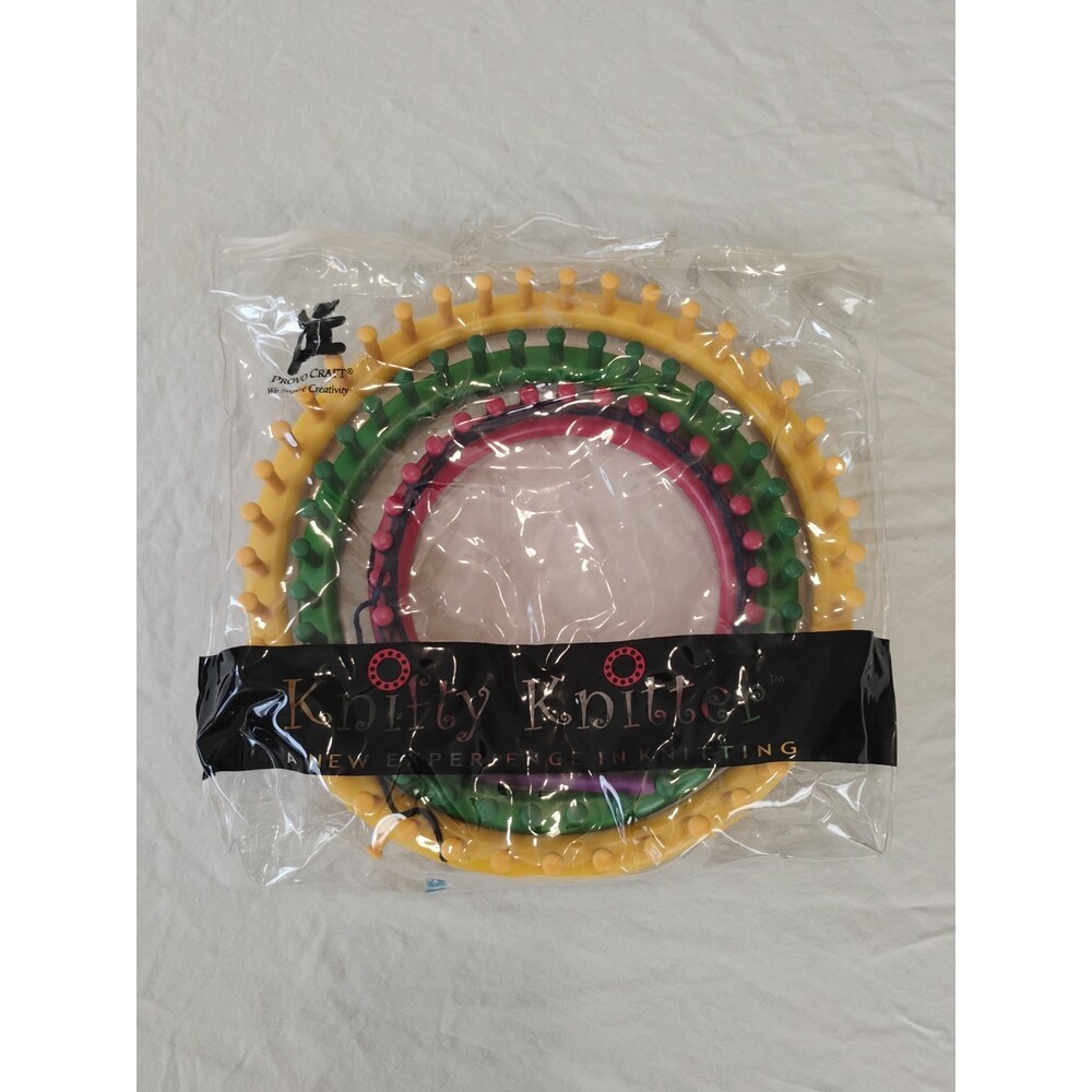 Knifty Knitter Loom Set of 3 Plastic 11  9   7 Inches Provo Craft Vintage